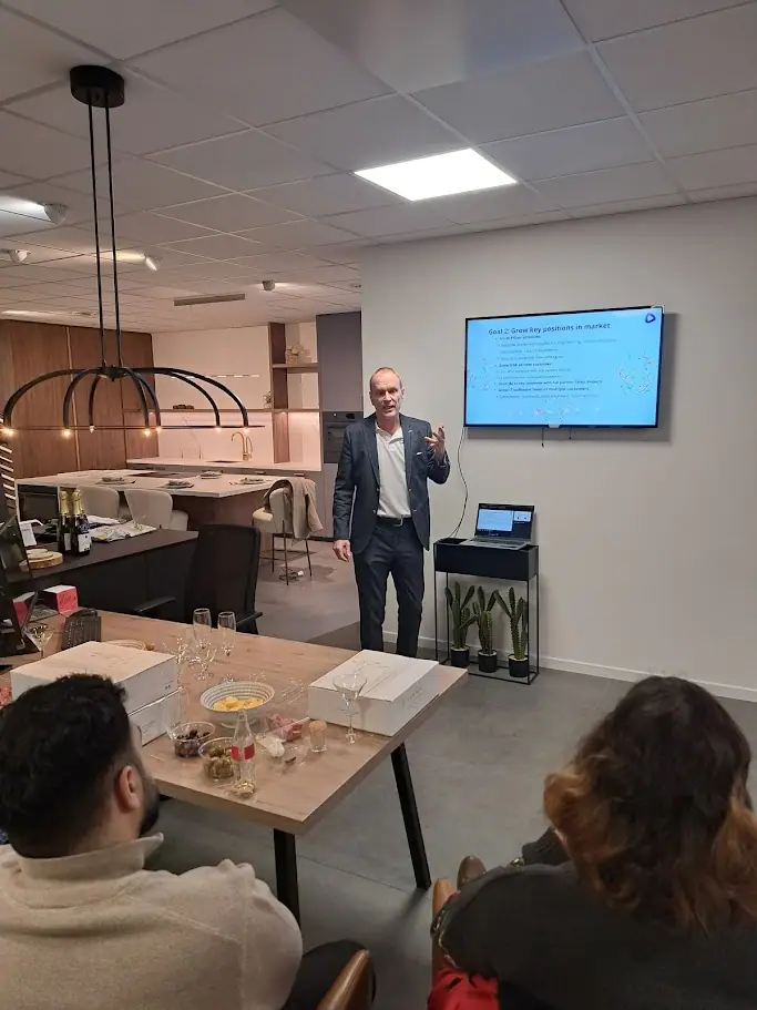 Jan presenting during a professional session